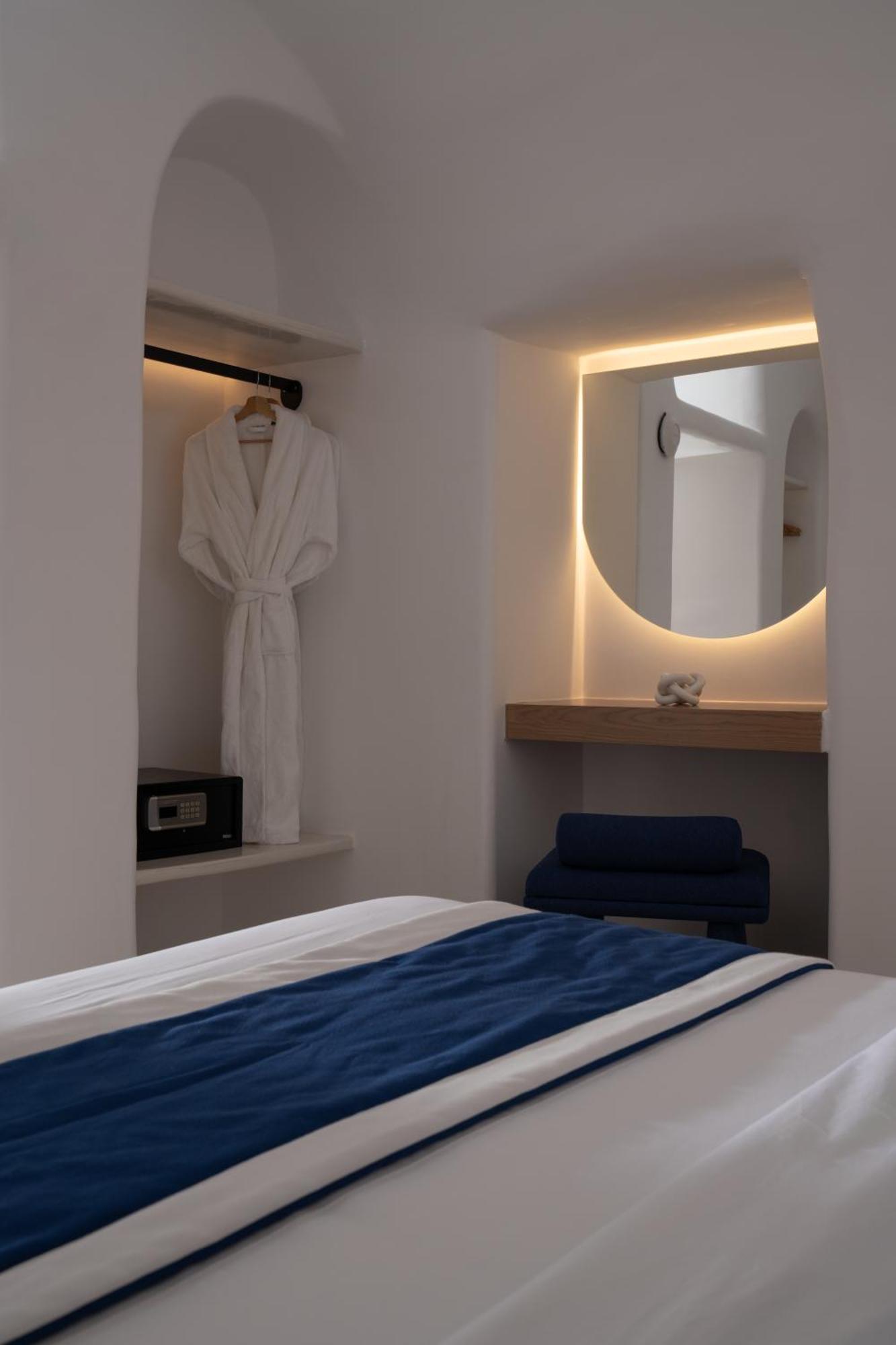 U & Me Suites ثيرا المظهر الخارجي الصورة